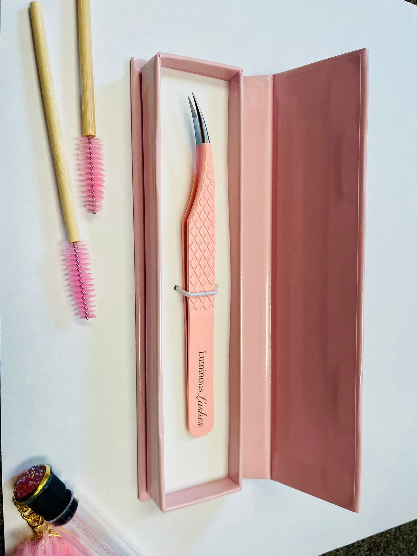 Tweezers
